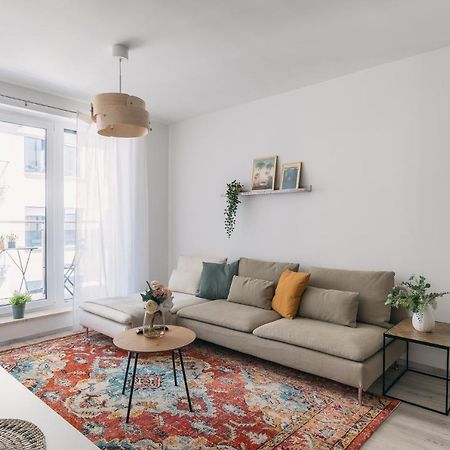 Corvin Apartment With Balcony And Ac Budapest Exterior foto
