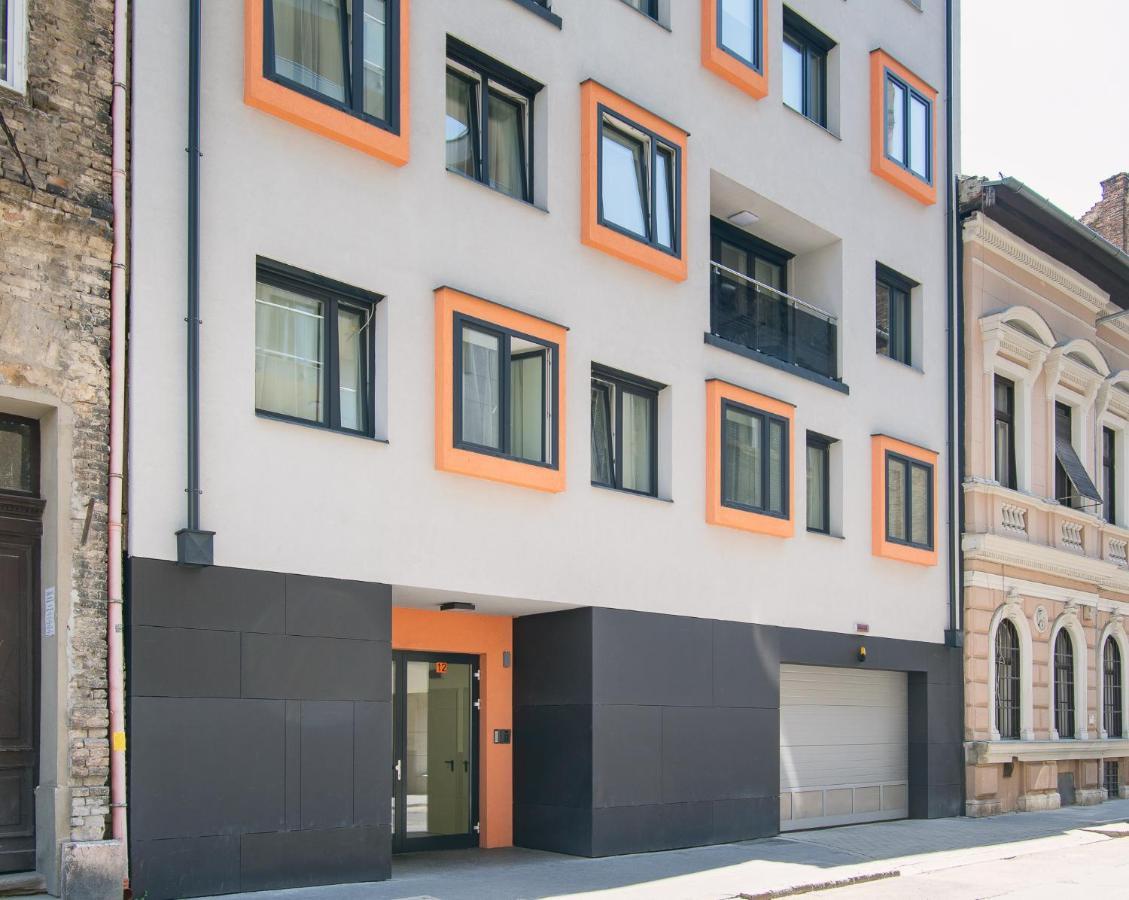 Corvin Apartment With Balcony And Ac Budapest Exterior foto